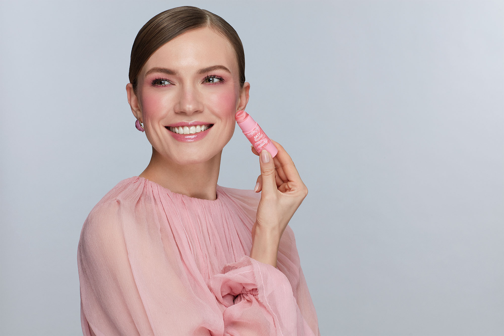 Deborah Milano presenta Easy Blush e Easy Contour & Bronzer: Lo sculpting diventa semplice con Deborah Milano